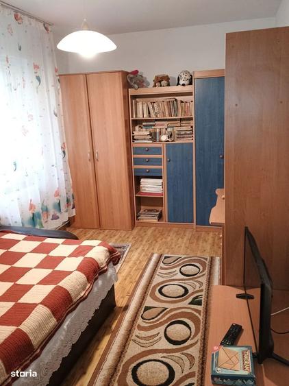 G.Enescu-Zona Spital-Apartament 3 camere decomandat,et.1,cu centrala. - 4