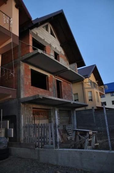 Casa de vanzare la rosu in Burdujeni - 4