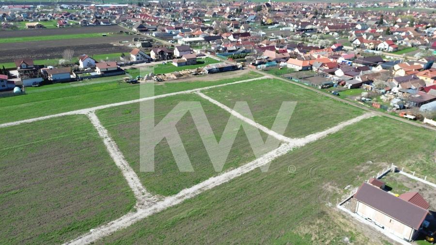 Teren de 447 mp în Hălchiu - utilități - Comision 0% - 8