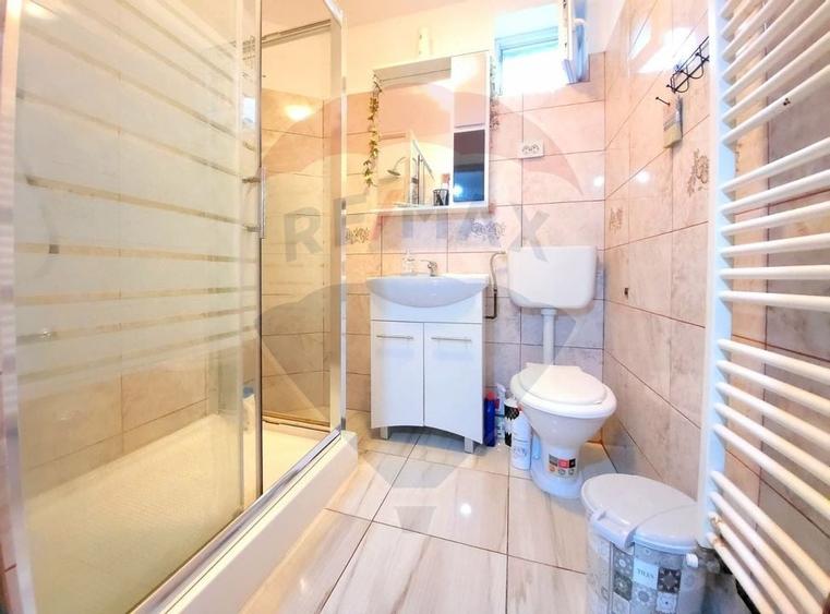 Casă de vanzare in zona Dâmbovița la curte comuna, 105.8mp utili - 4