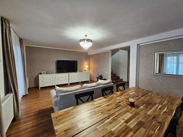 Vila moderna cu piscina si curte amenajata, Comuna Berceni - 9