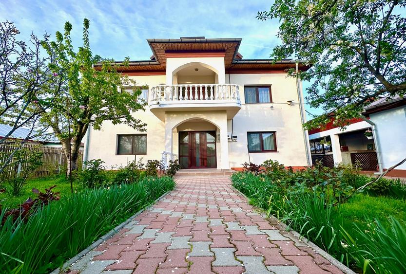 Casă spațioasă  (6 camere) + teren 1382mp + garaj si foisor - 10