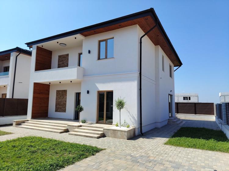 Casă cu 4 camere în Dobroești