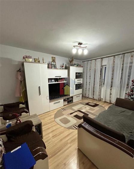 Ap. 3 cam, conf 1, decomandat, Radu Negru, etaj 3 - 1