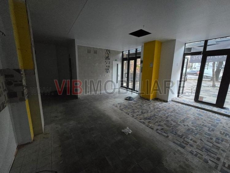 Spațiu comercial de închiriat – Bulevardul Decebal, 36 mp - 1