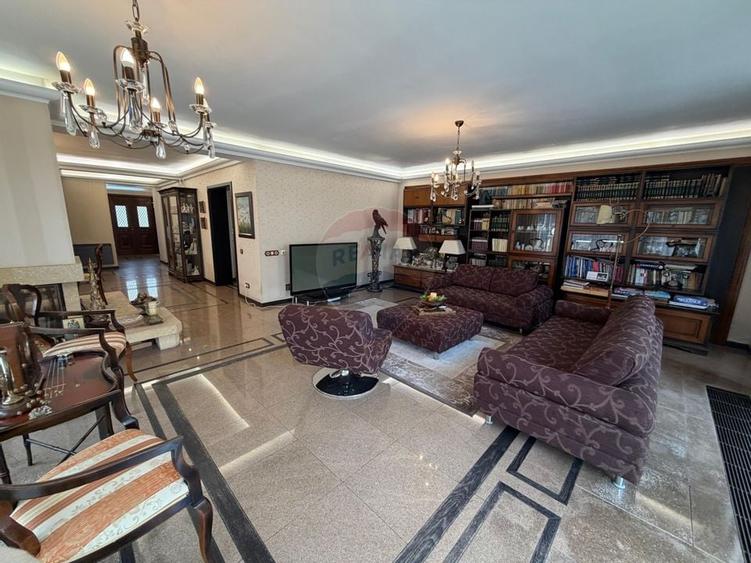 De vanzare Casă / Vilă cu 9 camere la lac cu piscina - 5