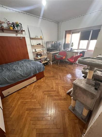 1 CAMERA, ETAJ 2, GIROCULUI - 1