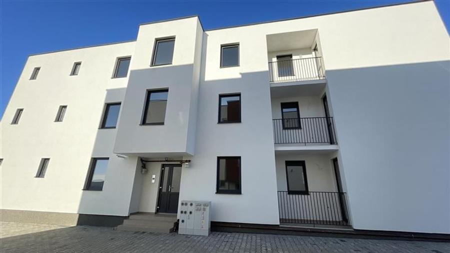 Apartament cu 3 camere la stadiul semifinisat in Cristesti, zona Materom - 1