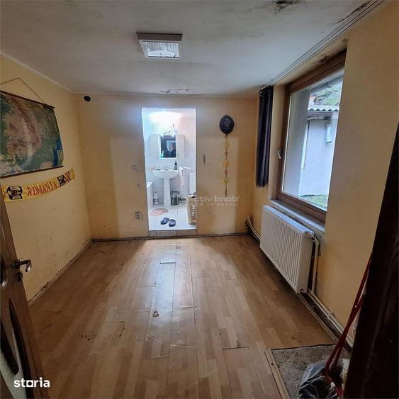 BOCSA Montana, Casa Cocheta cu curte . - 4