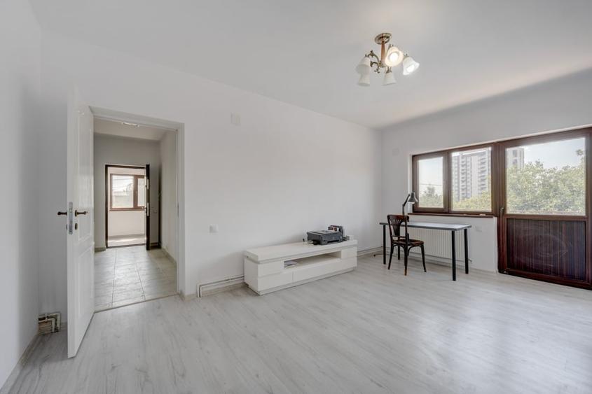 O proprietate imobiliara deosebita, formata din casa si mult teren! - 11