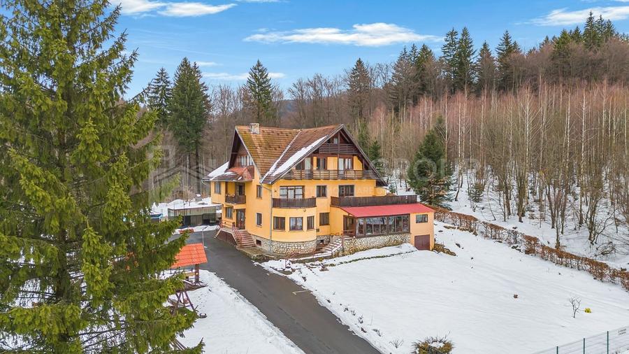 Clădire multifuncțională în Poiana Brașov – oportunitate investițională premium - 1