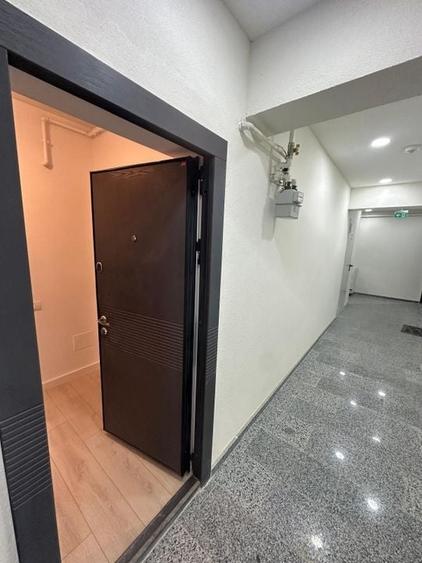 Gars cu gradina, ideal salon sau locuit! - 2