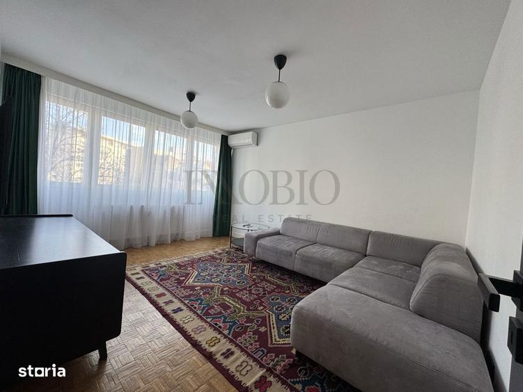 Apartament cu 2 camere, mobilat în Central — fotografia 1