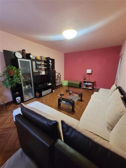 Apartament 3 camere Decomandat, Etaj 1, Zona Poarta 6 - 4