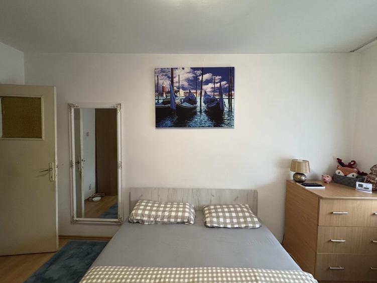 3 cam, bloc caramida, etaj 4 cu acoperis, str. Unirii - 10