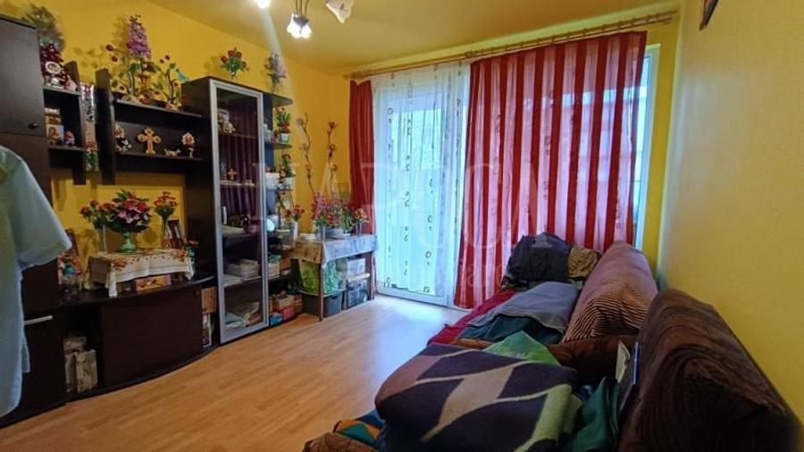 Apartament o camera de vanzare in Floresti - 1