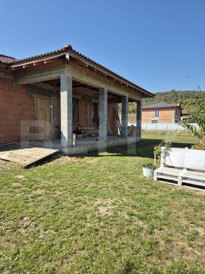 Casa in rosu cu 1500 mp teren - 8