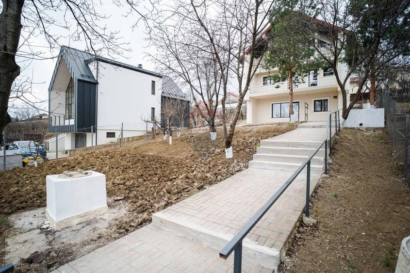 Vila de Vanzare cu 5 Camere, Teren 1000mp - Bucium, Iasi - Comision 0% - 5