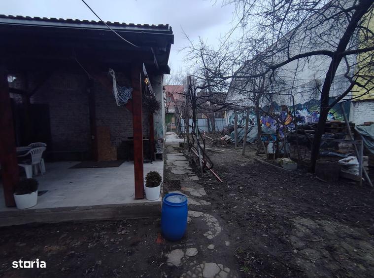 Teren 393mp, str.Savinesti, cu casa demolabila - 2