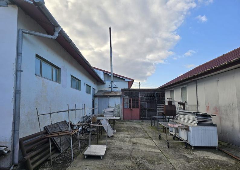 Se ofera spre vanzare / inchiriere cladire cu spa?iu... - 31