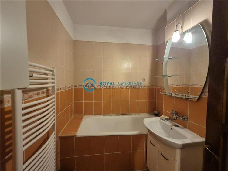Royal Imobiliare - Vanzare apartament 3 camere zona Malu Rosu - 16