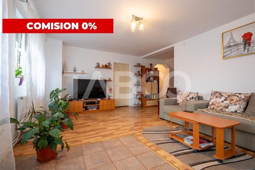 Casa de vanzare cu 4 dormitoare 2 bai si pivinita in Selimbar - 2