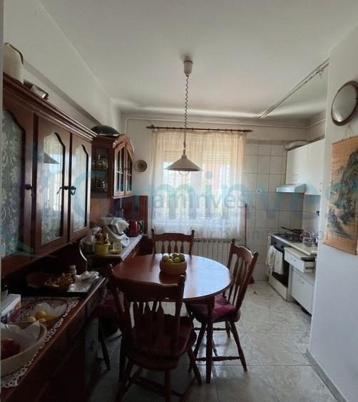 Apartament cu 3 camere, zona Bld. Dacia, Oradea - 3