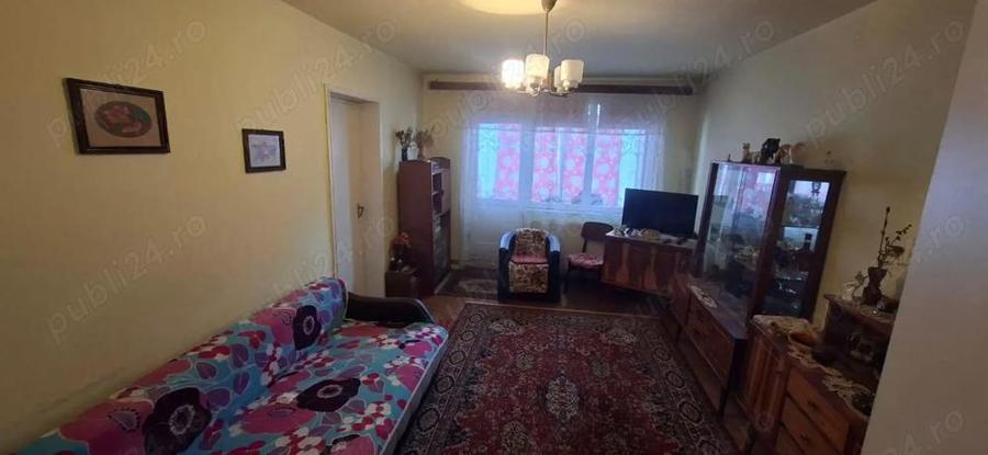 Proprietar, vand apartament cu 2 camere, decomandat - zona lini?tita - 5