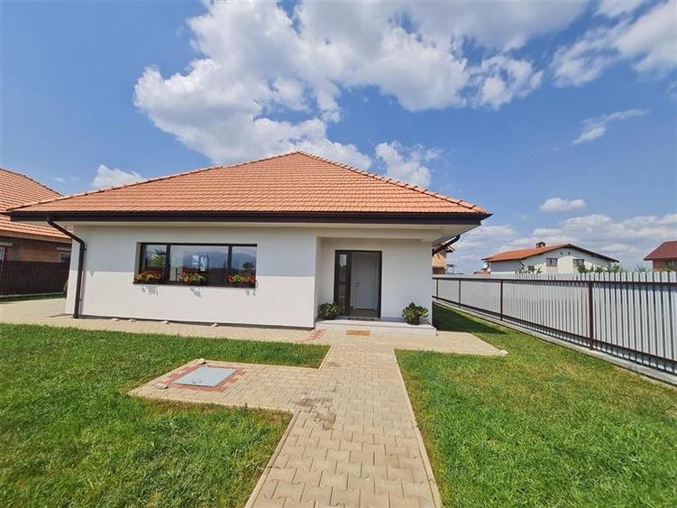 In stil mediteranean, curte proprie, 4 camere, terasa, pod mansardabil, Harman, - 12