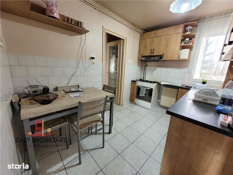 Apartament 4 camere , Str.Parangului , Zona Linistita , 80mp - 10