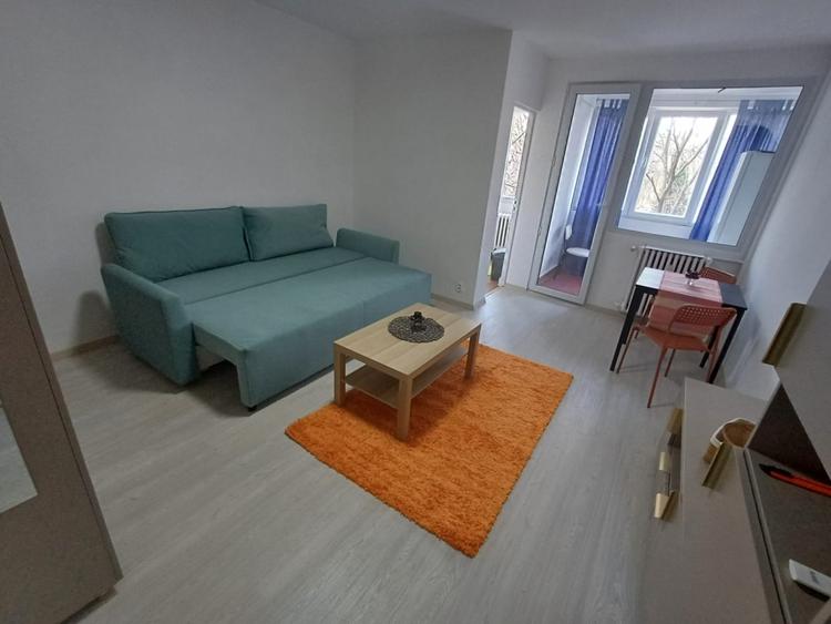 Apărătorii patriei | Garsoniera | Metrou | Prima inchiriere - 1