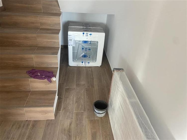 Casa de vanzare in Campineanca, parter si mansarda , suprafata 160 mp , teren 50 - 5