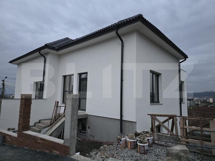 2 Unitati, Duplex semifinisat, zona Dambul Rotund, priveliste spre oras - 2