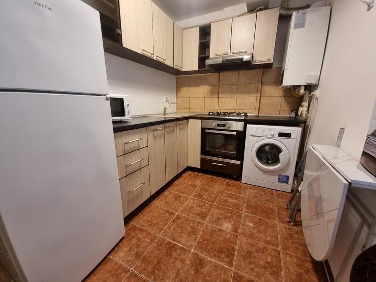 Garsoniera dec la 1 minut de metrou Dimitrie Leonida, loc parcare, libera - 3