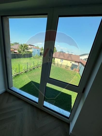 Casa / Vila cu 4 camere de vanzare - 9