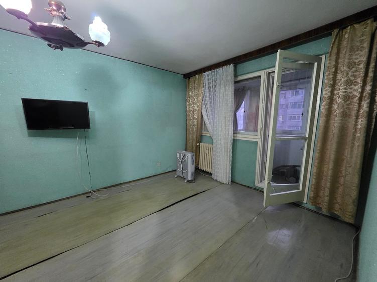 Jean Steriadi, 10 minute metrou 1 Decembrie 1918, langa Auchan Titan, - 3