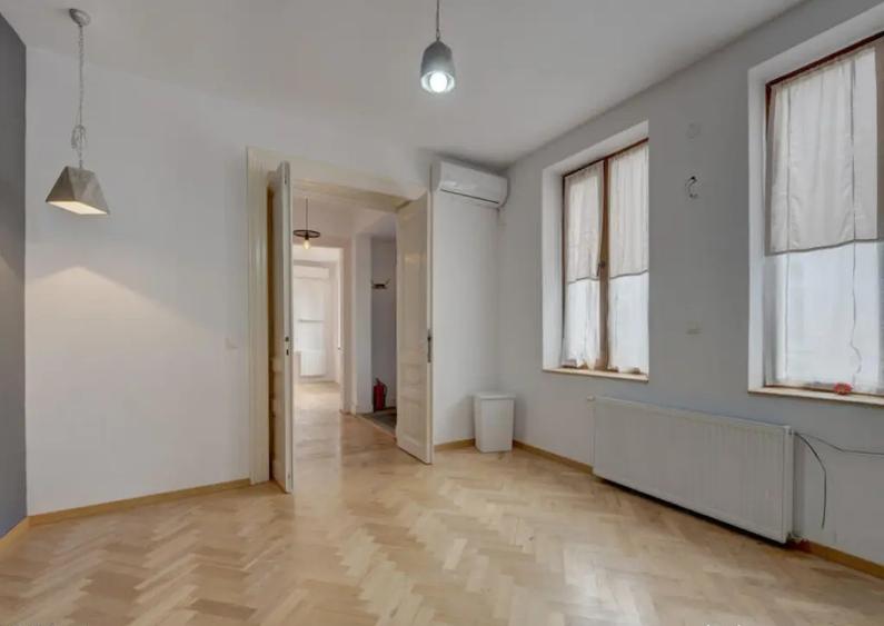 In Cartierul Evreiesc, casa 3 camere pivnita si mansarda - 4