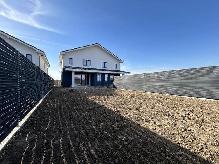 Duplex 4 camere, P+E, 132mp utili, 308mp teren in Sag - 1