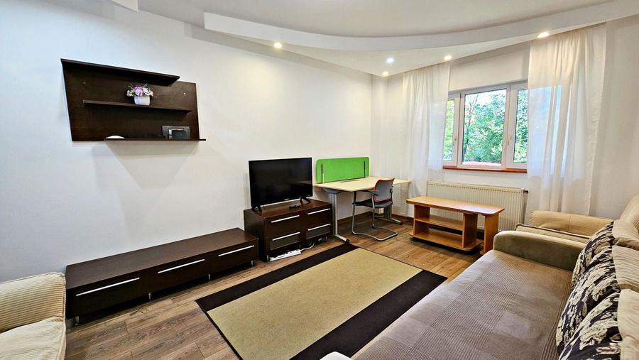 Apartament cu 3 camere în Răcădău