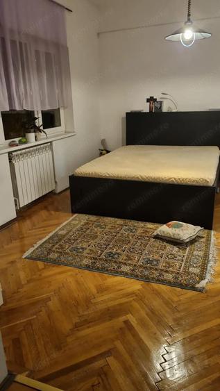 BRASADAS vinde ap 3 cam etaj 1/3 in zona Unirii. - 2