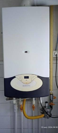 Vând apartament 4 camere  - 7