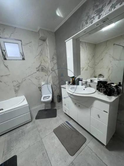 Apartament premium de vanzare Zona Decebal (central) - 5