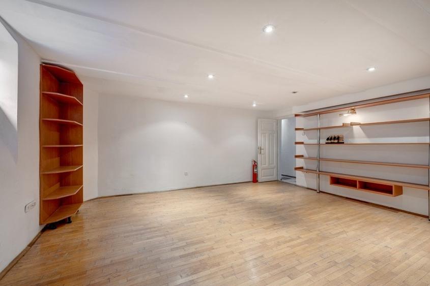 Vila cu arhitectura distincta, 7 camere, renovata, intr-o locatie exclusivista - 47