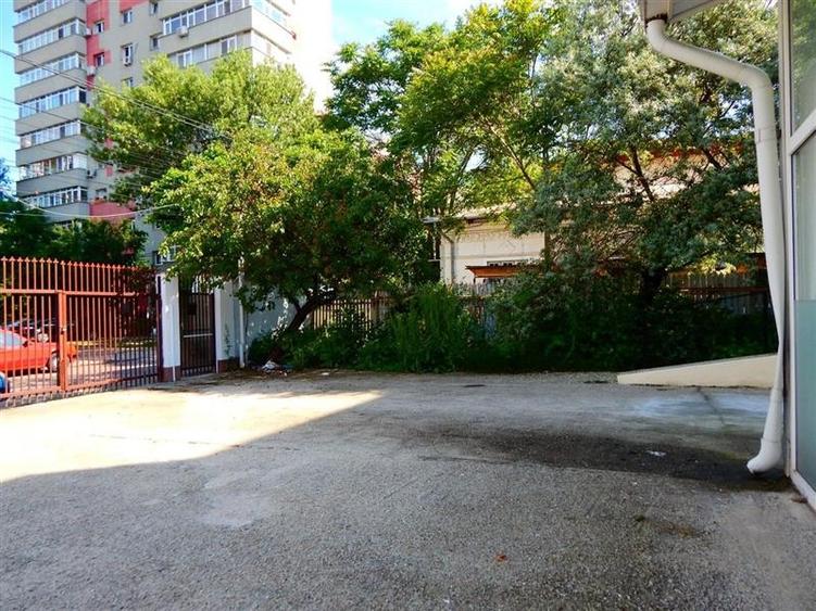 Vila de vanzare pretabila clinica medicala/birouri - 46