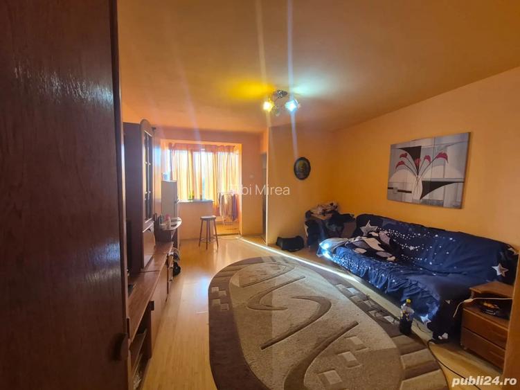 Inchiriez apartament cu o camera in Circumvala?iunii