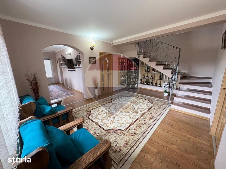 Casă cu 5 camere cu Teren 2687 Mp în Mădăras