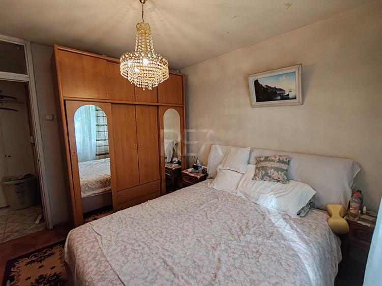 Apartament cu 2 camere decomandat în Drumul Taberei