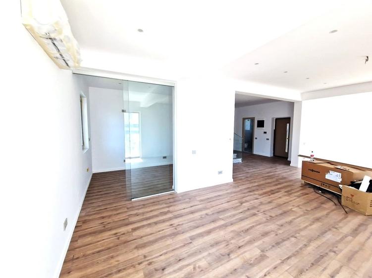 Vila individuala | Bucatarie mobilata, utilata | Tunari - 15