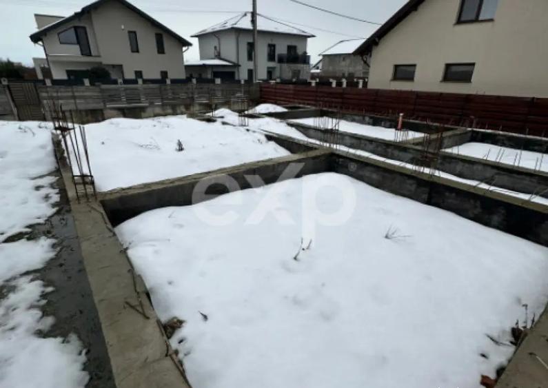 Teren 445 cu fundatie de casa mare + o Casuta locuibila mode - 13