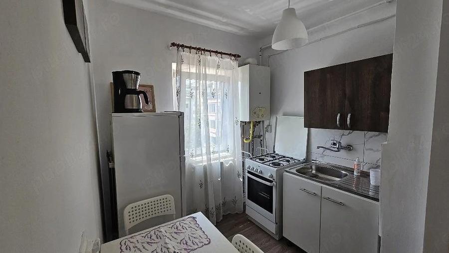 Inchiriez garsoniera mobilata ?i utilata zona Saturn langa Poli?ia Municipiului Deva etajul 4 - 5